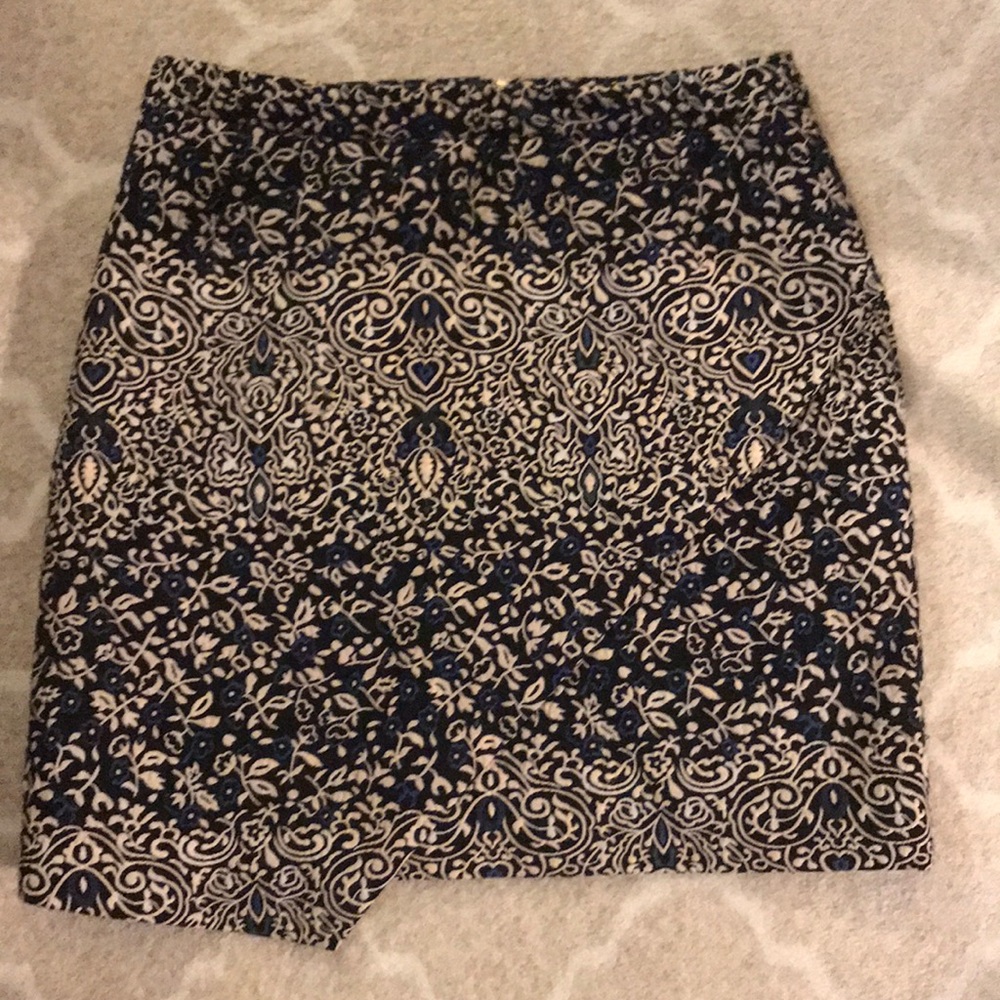 A beautifully designed mini skirt